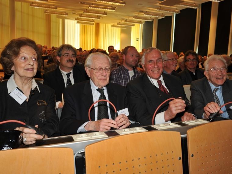 Decendants Onnes Unveilling