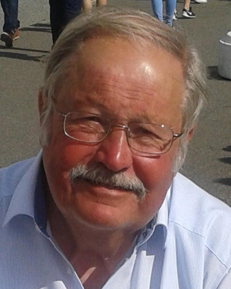 Helmut Krauth photo